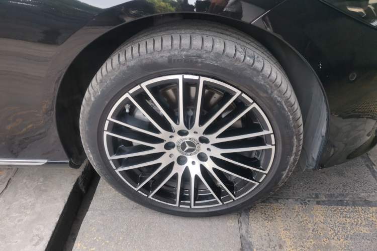 Used Mercedes-Benz C-Class 2024 C 260 L Right Front Wheel Hub