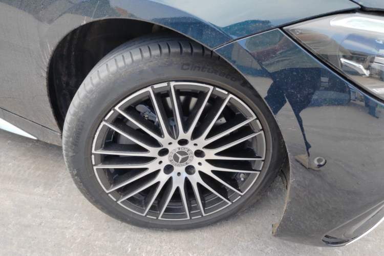 Used Mercedes-Benz C-Class 2024 C 260 L Sport Edition Right Front Wheel Hub