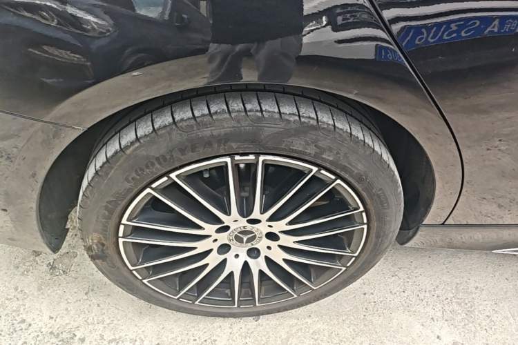 Used Mercedes-Benz C-Class 2024 Restyled C 260 L Sport Edition Right Rear Wheel Hub