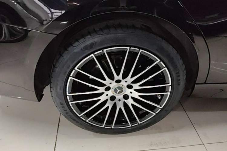 Used Mercedes-Benz C-Class 2024 Restyled C 260 L Sport Edition Right Rear Wheel Hub