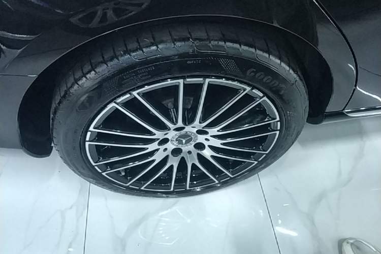 Used Mercedes-Benz C-Class 2024 Revised Version C 260 L Right Rear Wheel Hub