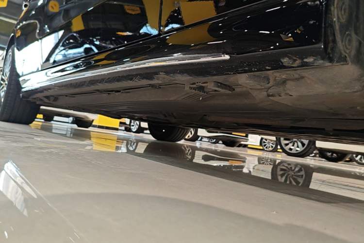 Used Mercedes-Benz C-Class 2024 Restyled C 200 L Sport Edition Right Side Sill