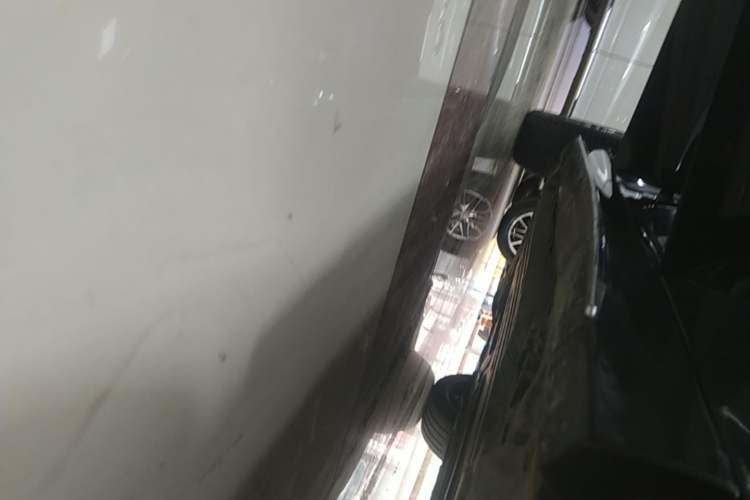 Used Mercedes-Benz C-Class 2024 C 200 L Sport Edition Right Side Sill