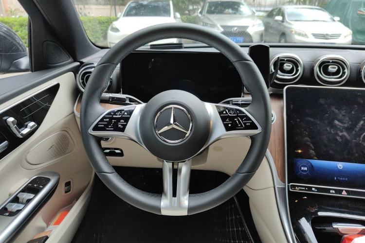 Used Mercedes-Benz C-Class 2024 Second Facelift C 260 L Steering Wheel