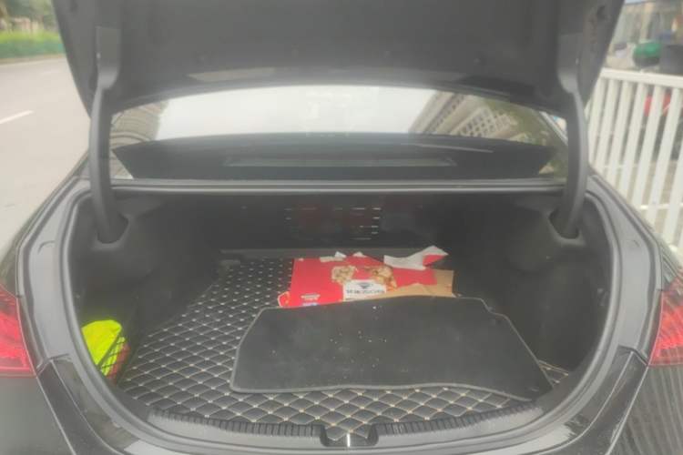 Used Mercedes-Benz C-Class 2024 Revised Version C 260 L Trunk