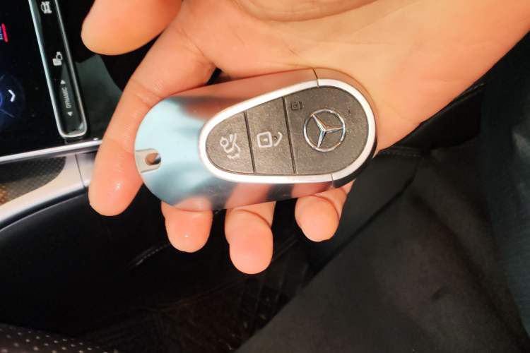 Used Mercedes-Benz C-Class 2024 Restyled C 260 L Sport Edition Vehicle Key