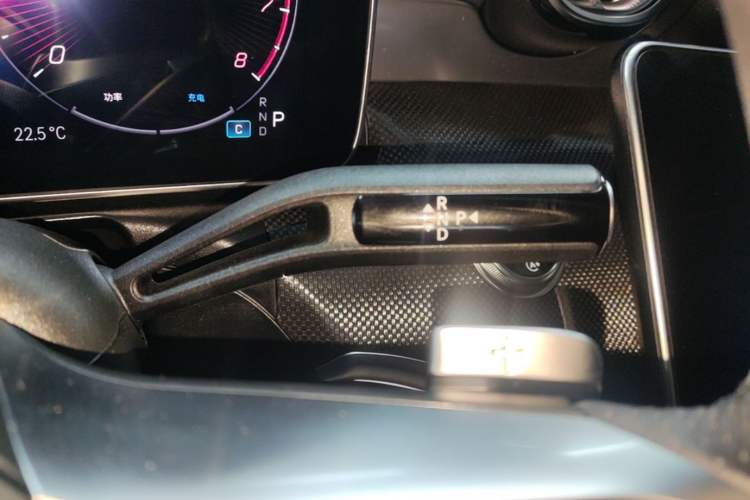 Used Mercedes-Benz C-Class 2024 Second Facelift C 260 L Sport Edition Gear Lever