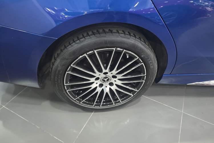 Used Mercedes-Benz C-Class 2024 C 260 L Sport Edition Right Rear Wheel Hub