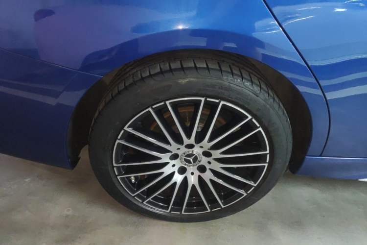 Used Mercedes-Benz C-Class 2024 Second Facelift C 260 L Sport Edition Right Rear Wheel Hub