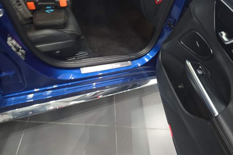 Used Mercedes-Benz C-Class 2024 C 260 L Sport Edition Right Side Sill