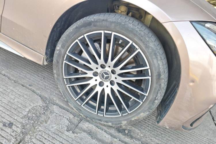 Used Mercedes-Benz C-Class 2024 C 260 L Sport Edition Right Front Wheel Hub