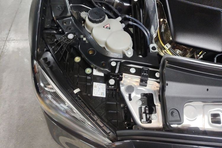 Used Mercedes-Benz C-Class 2024 Revised Version C 260 L Engine Bay Right