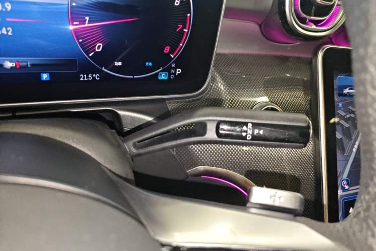 Used Mercedes-Benz C-Class 2024 Second Facelift C 260 L Starry Night Sport Edition Gear Lever