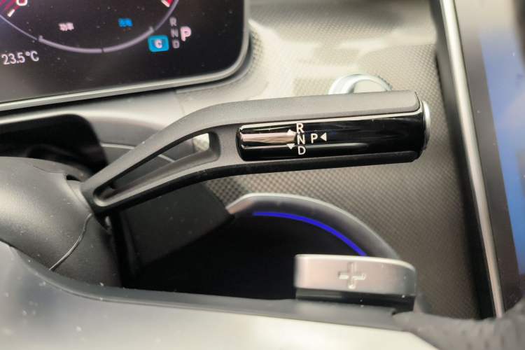 Used Mercedes-Benz C-Class 2024 Second Facelift C 260 L Sport Edition Gear Lever