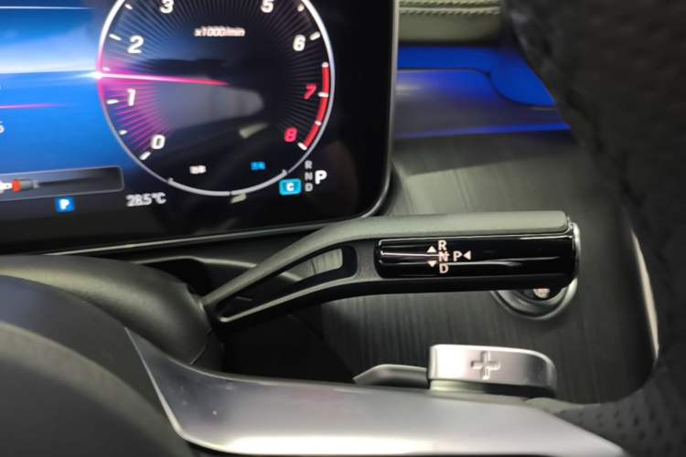 Used Mercedes-Benz C-Class 2024 C 200 L Sport Edition Gear Lever