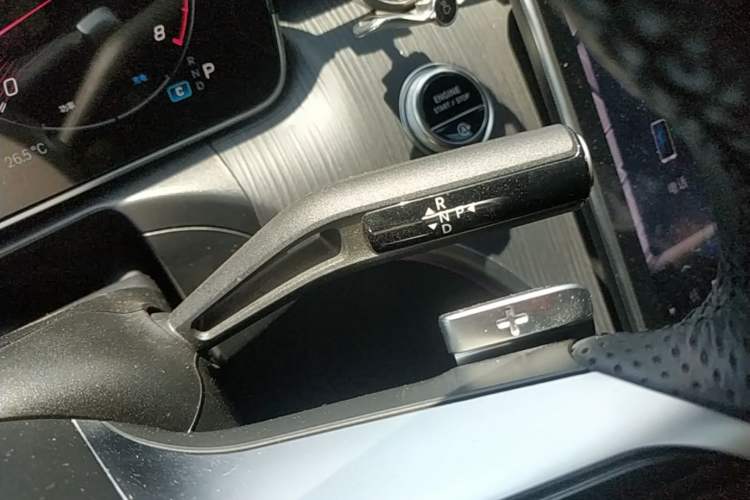 Used Mercedes-Benz C-Class 2024 Restyled C 260 L Sport Edition Gear Lever