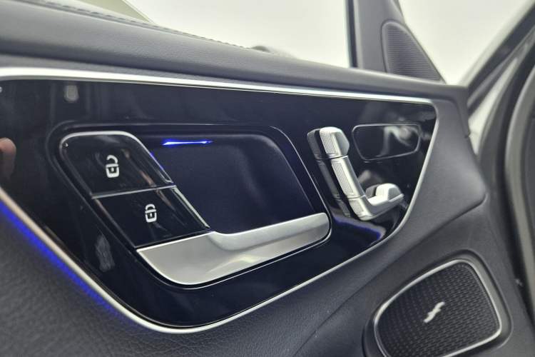 Used Mercedes-Benz C-Class 2024 Second Facelift C 260 L Sport Edition Interior 4