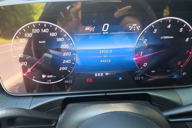 Used Mercedes-Benz C-Class 2024 C 200 L Sport Edition Odometer Close Up