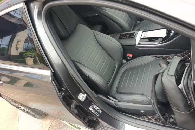 Used Mercedes-Benz C-Class 2024 Second Facelift C 260 L Sport Edition Right Front Seat