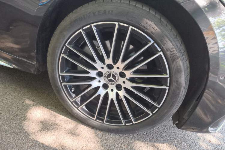 Used Mercedes-Benz C-Class 2024 C 200 L Sport Edition Right Front Wheel Hub