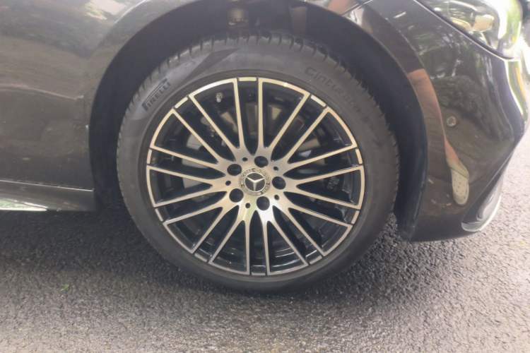 Used Mercedes-Benz C-Class 2024 Second Facelift C 260 L Sport Edition Right Front Wheel Hub