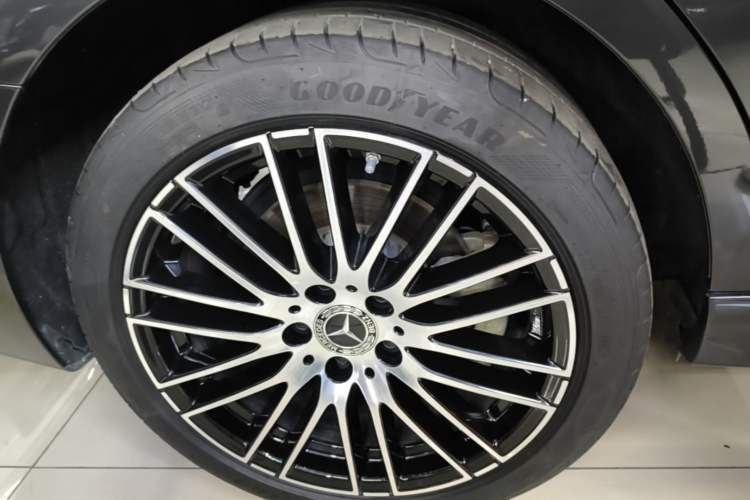 Used Mercedes-Benz C-Class 2024 C 200 L Sport Edition Right Rear Wheel Hub
