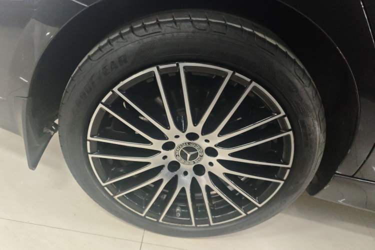 Used Mercedes-Benz C-Class 2024 C 260 L Sport Edition Right Rear Wheel Hub