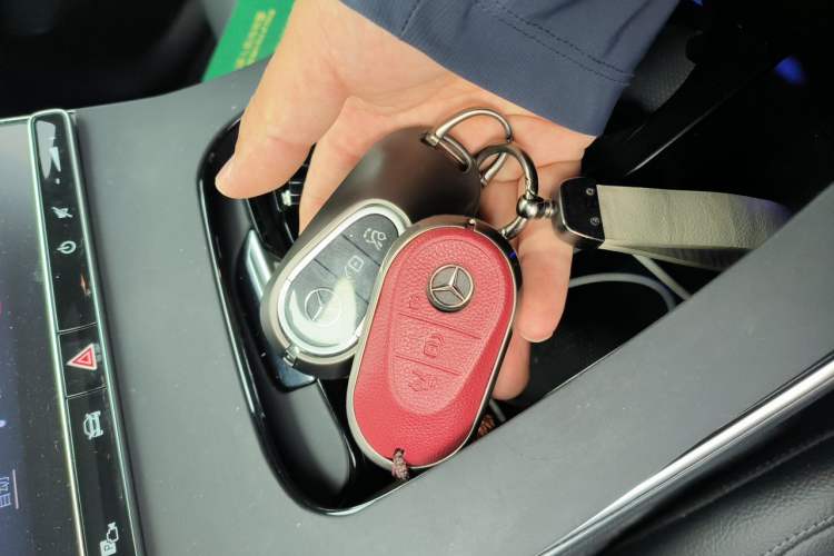 Used Mercedes-Benz C-Class 2024 Second Facelift C 260 L Sport Edition Vehicle Key