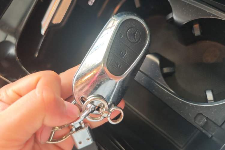 Used Mercedes-Benz C-Class 2024 Restyled C-Class 260 L Sport Edition Vehicle Key