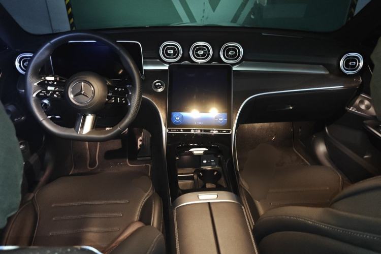 Used Mercedes-Benz C-Class 2024 C 260 L Brilliant Night Sports Edition Center Console