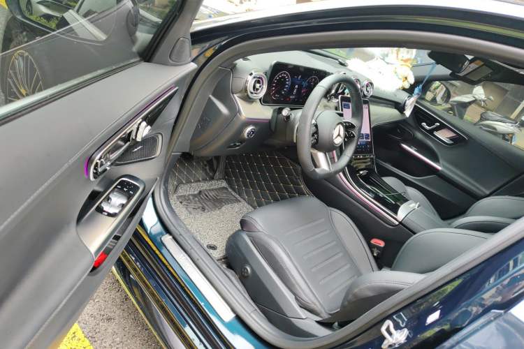 Used Mercedes-Benz C-Class 2024 Restyled C 260 L Sport Edition Driver Seat