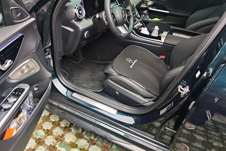 Used Mercedes-Benz C-Class 2024 Second Facelift C 260 L Starry Night Sport Edition Driver Seat