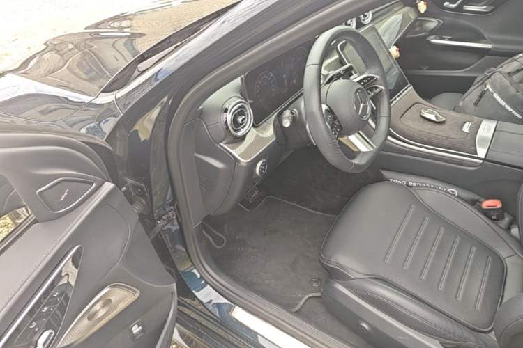 Used Mercedes-Benz C-Class 2024 Facelift C 260 L Night Edition Sport Version Driver Seat
