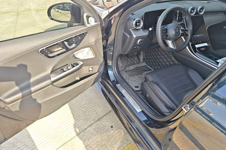 Used Mercedes-Benz C-Class 2024 Facelift C 260 L Night Edition Sport Version Driver Seat
