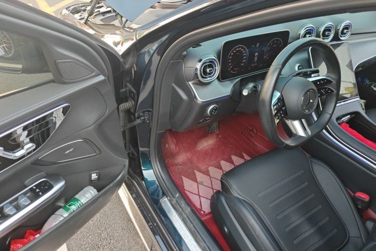 Used Mercedes-Benz C-Class 2024 Restyled C 260 L Sport Edition Driver Seat