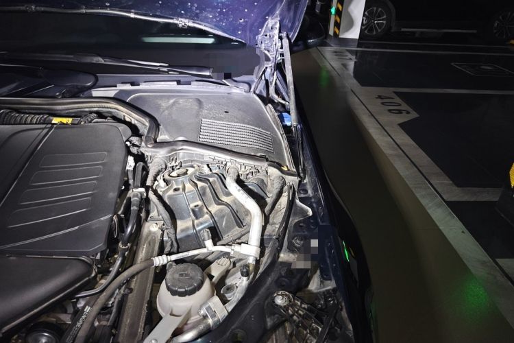 Used Mercedes-Benz C-Class 2024 C 260 L Brilliant Night Sports Edition Engine Bay Left