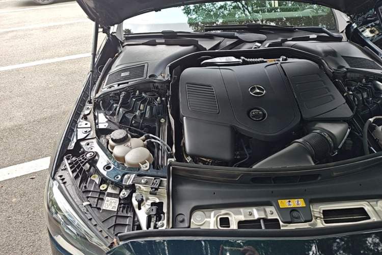 Used Mercedes-Benz C-Class 2024 Facelift C 260 L Night Edition Sport Version Engine Bay Right