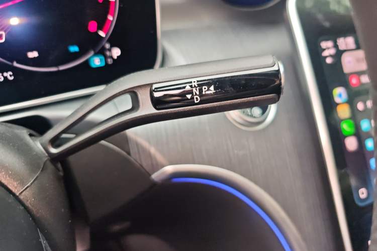 Used Mercedes-Benz C-Class 2024 Second Facelift C 260 L Starry Night Sport Edition Gear Lever