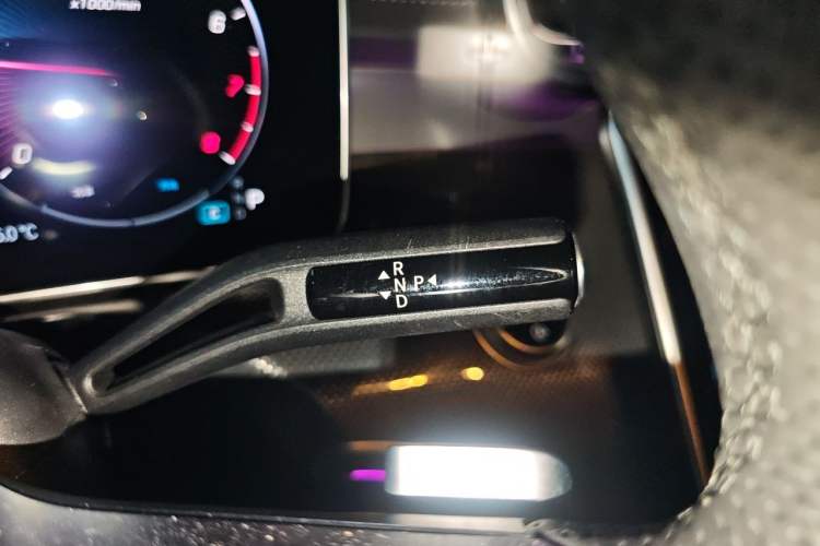 Used Mercedes-Benz C-Class 2024 Second Facelift C 260 L Sport Edition Gear Lever