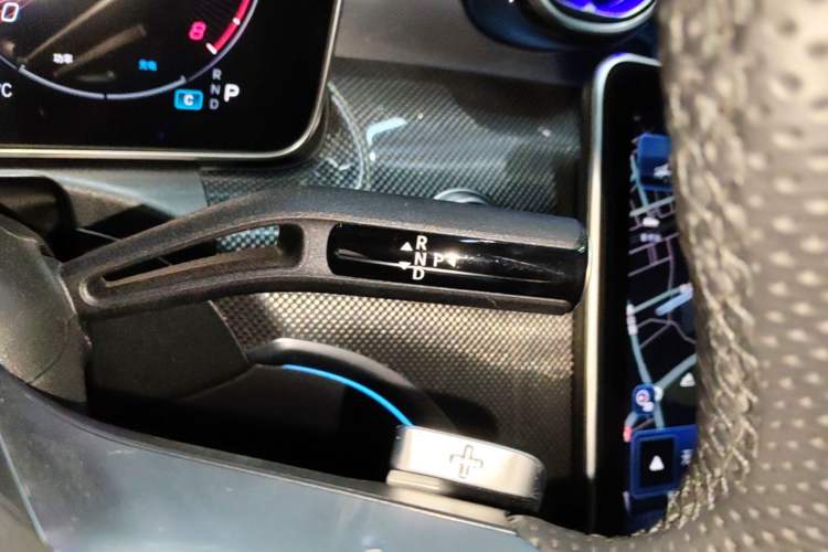 Used Mercedes-Benz C-Class 2024 Second Facelift C 260 L Starry Night Sport Edition Gear Lever