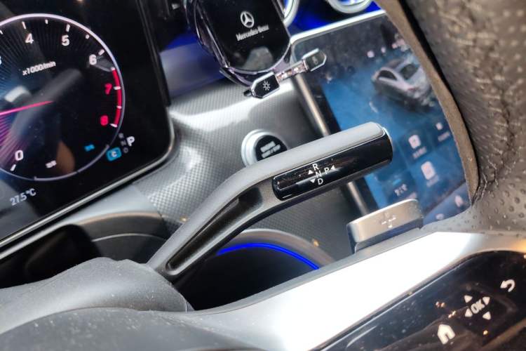 Used Mercedes-Benz C-Class 2024 Second Facelift C 260 L Starry Night Sport Edition Gear Lever