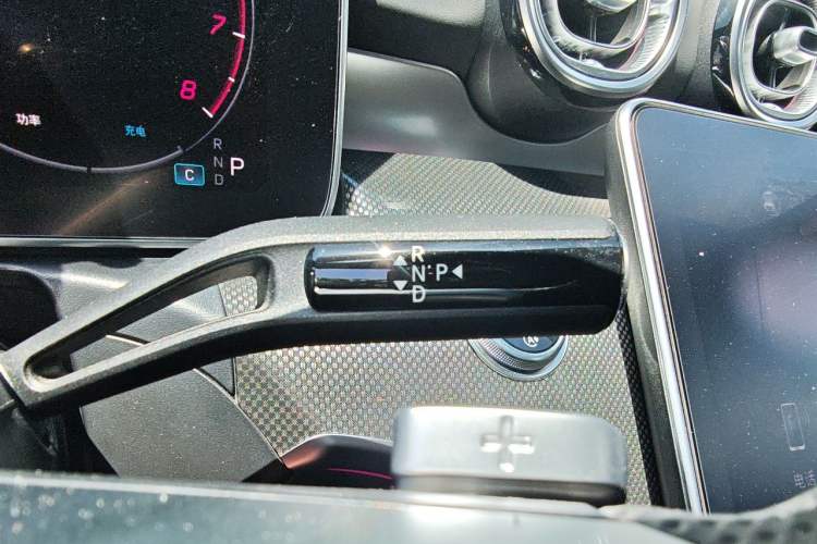 Used Mercedes-Benz C-Class 2024 Restyled C 260 L Sport Edition Gear Lever