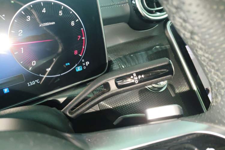 Used Mercedes-Benz C-Class 2024 Second Facelift C 260 L Starry Night Sport Edition Gear Lever