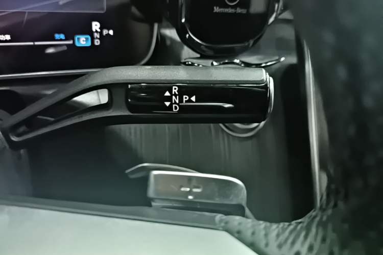 Used Mercedes-Benz C-Class 2024 C 260 L Sport Edition Gear Lever