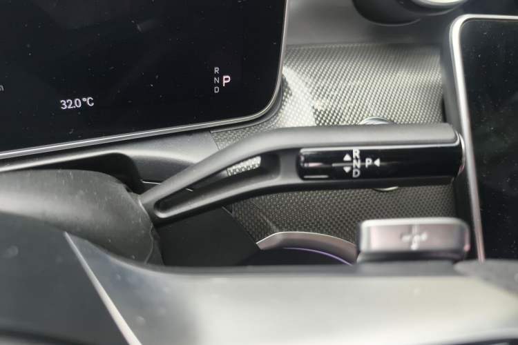 Used Mercedes-Benz C-Class 2024 C 260 L Sport Edition Gear Lever