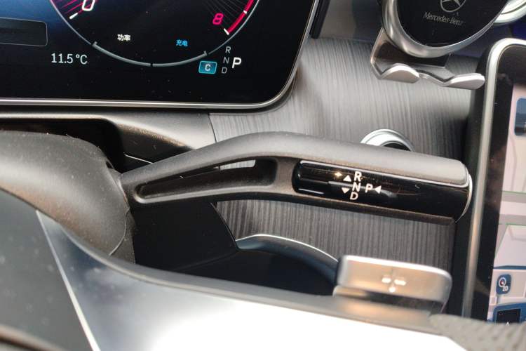 Used Mercedes-Benz C-Class 2024 C 260 L Sport Edition Gear Lever