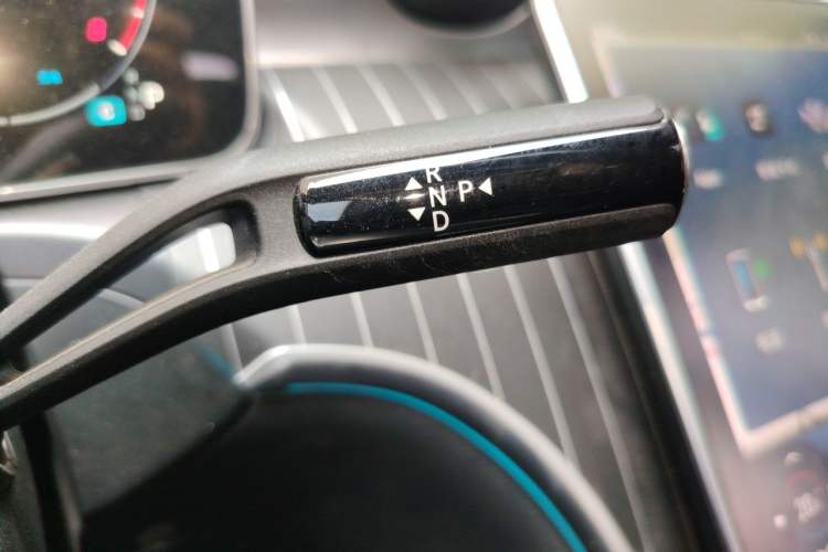 Used Mercedes-Benz C-Class 2024 C 260 L Sport Edition Gear Lever