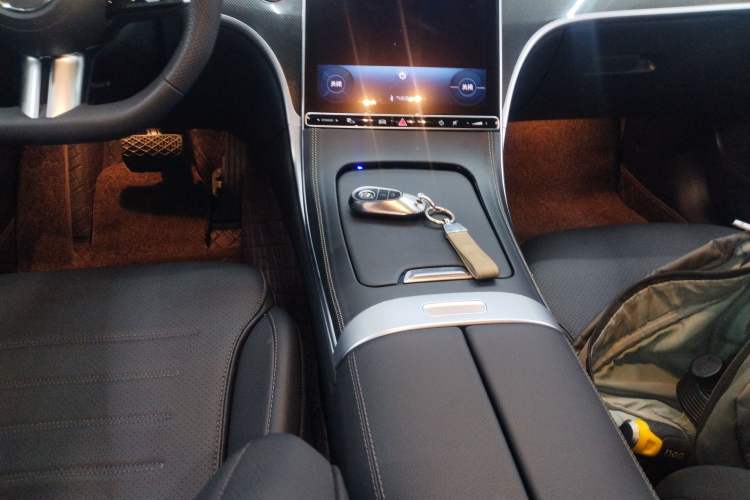 Used Mercedes-Benz C-Class 2024 C 260 L Sport Edition Gear Lever