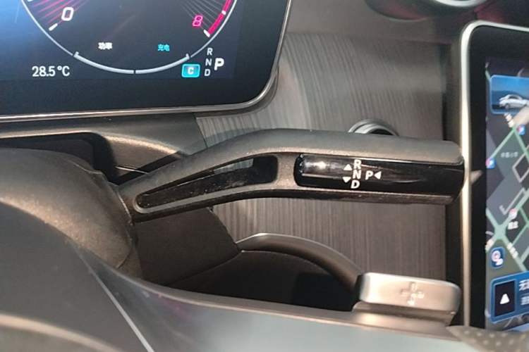 Used Mercedes-Benz C-Class 2024 C 200 L Sport Edition Gear Lever