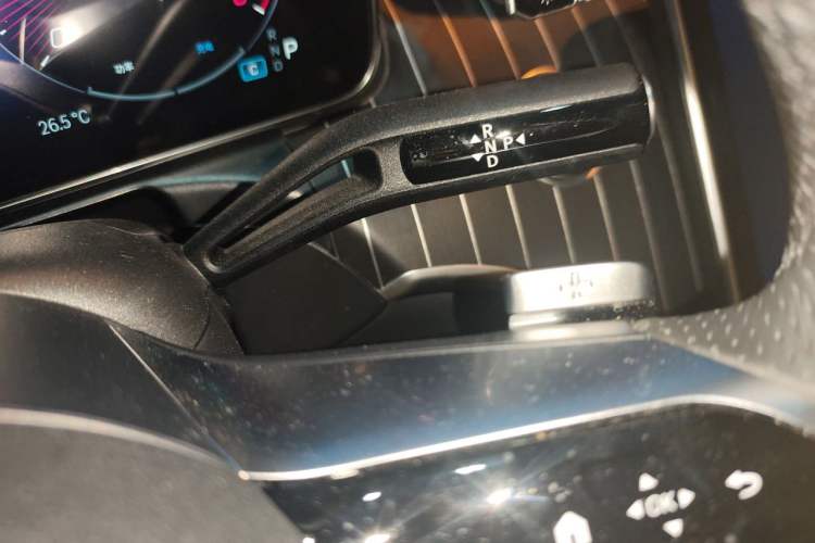 Used Mercedes-Benz C-Class 2024 C 260 L Brilliant Night Sports Edition Gear Lever